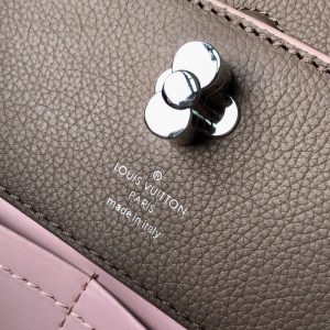 LOUIS VUITTON Astrid Bag - Image 4