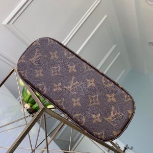 Louis Vuitton Shoulder Bag - Image 8