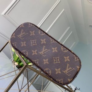 Louis Vuitton Shoulder Bag - Image 8