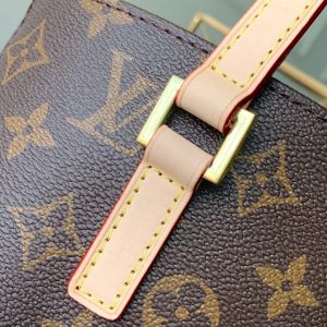 Louis Vuitton Shoulder Bag - Image 4