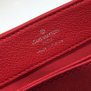 LOUIS VUITTON LOCKME II