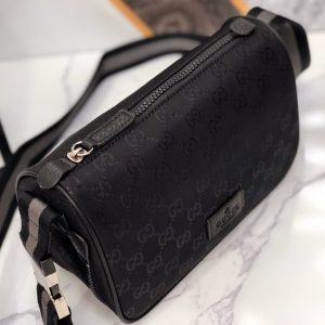 Gucci Shoulder Bags - Image 9