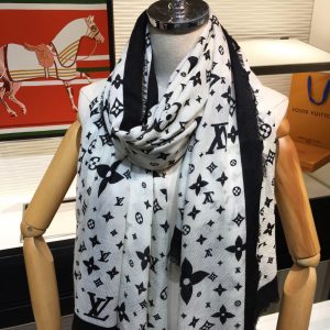 Louis Vuitton Scarf - Image 5