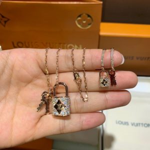 Louis Vuitton Necklace - Image 4