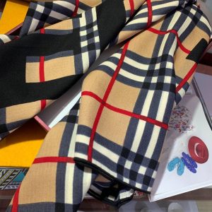 Burberry Scarf - Image 7