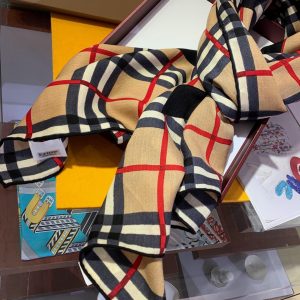 Burberry Scarf - Image 5