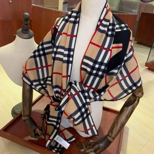 Burberry Scarf - Image 4