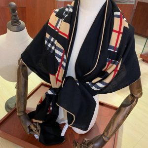 Burberry Scarf - Image 4