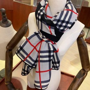 Burberry Scarf - Image 4