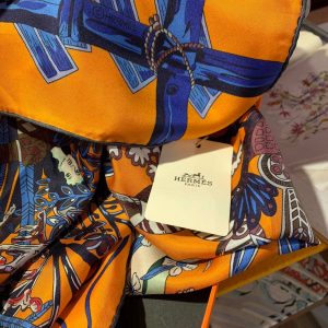 Hermès Scarf - Image 5
