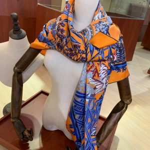 Hermès Scarf - Image 4