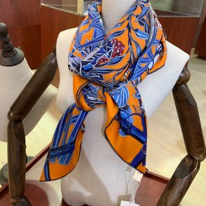 Hermès Scarf - Image 3