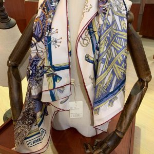 Hermès Scarf - Image 4