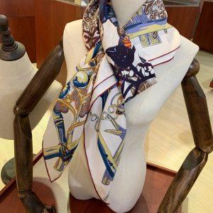 Hermès Scarf - Image 3