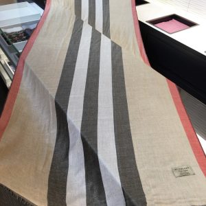 Burberry Scarf - Image 6