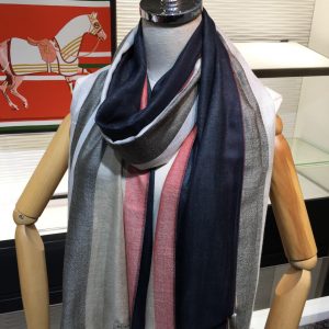 Burberry Scarf - Image 4
