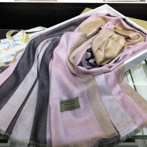 Burberry Scarf - Image 7