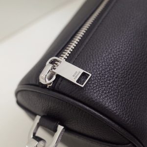 Dior Shoulder Bags - Image 6