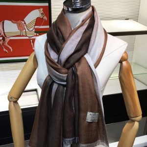 Burberry Scarf - Image 5