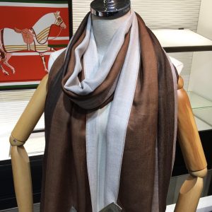 Burberry Scarf - Image 4