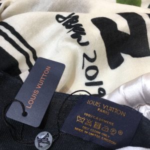 Louis Vuitton Scarf - Image 7