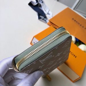 Louis Vuitton Zippy Wallet - Image 4