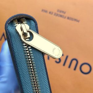 Louis Vuitton Zippy Wallet - Image 6