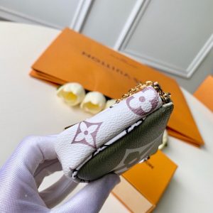 LOUIS VUITTON MICRO POCHETTE - Image 3