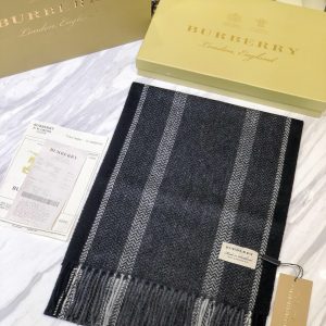 Burberry Scarf - Image 7