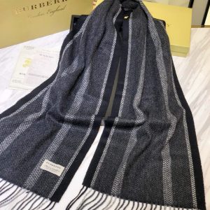Burberry Scarf - Image 5