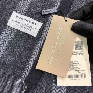 Burberry Scarf - Image 4