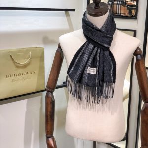 Burberry Scarf - Image 3