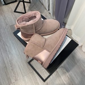 UGG boots - Image 5