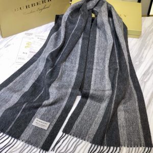Burberry Scarf - Image 5