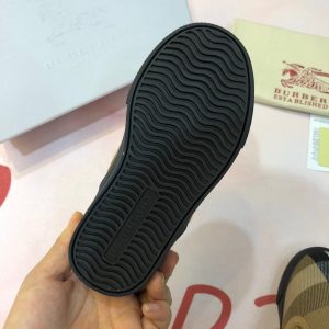 Burberry shoes - Image 7