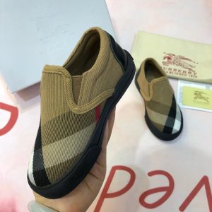 Burberry shoes - Image 3