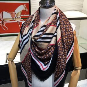 Burberry Scarf - Image 4