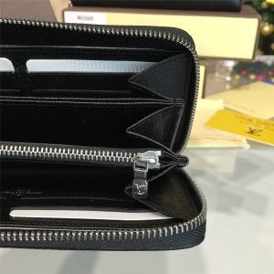 LOUIS VUITTON ZIPPY - Image 4