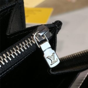 LOUIS VUITTON ZIPPY - Image 5