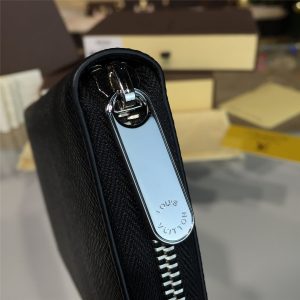 LOUIS VUITTON ZIPPY - Image 5