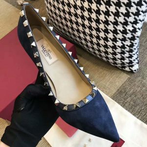 Valentino Rockstud Pumps - Image 6