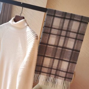 Burberry Scarf - Image 7