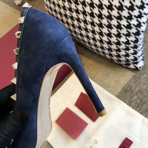 Valentino Rockstud Pumps - Image 5