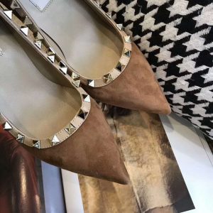 Valentino Rockstud Pumps - Image 4