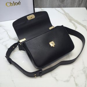 Chloé C Shoulder Bags - Image 6