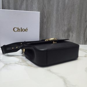 Chloé C Shoulder Bags - Image 3