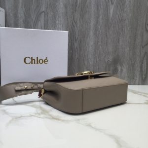 Chloé C Shoulder Bags - Image 5