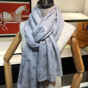 Louis Vuitton Scarf - Image 5