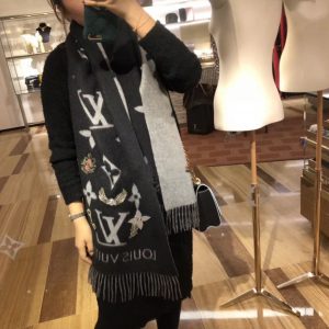 Burberry Scarf - Image 5