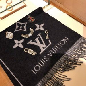 Burberry Scarf - Image 4